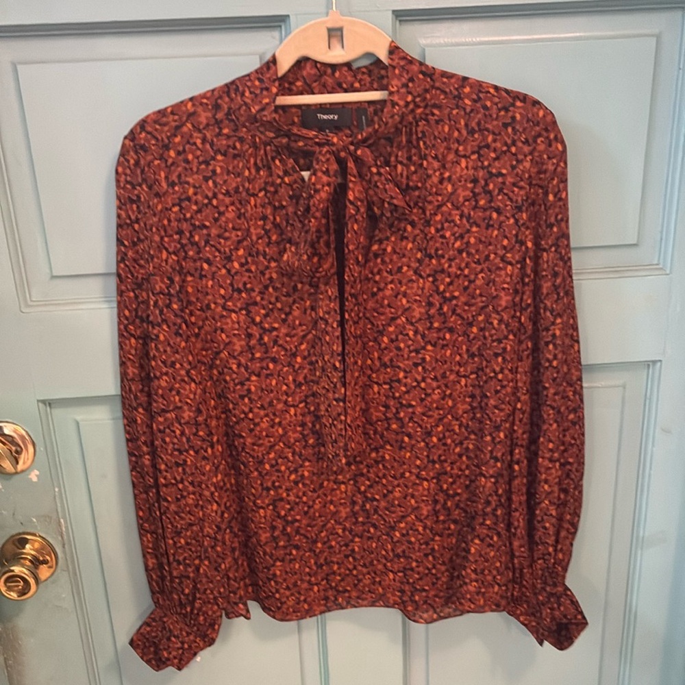 Theory long sleeve blouse in size Petite. Brown, black & tan print.#28